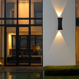 Black Simple Curved Geometric Exterior LED Wall Light Image - 4