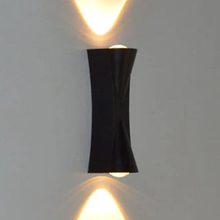 Black Simple Curved Geometric Exterior LED Wall Light Image - 5