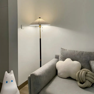Elegant Pleated Wooden Floor Lamp with Pull Chain Zawala Image - 2