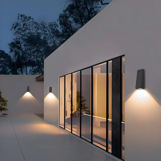 Minimalist Triangle Black Metal Outdoor LED Wall Light Zawala Image - 2