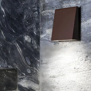 Minimalist Triangle Black Metal Outdoor LED Wall Light Zawala Image - 8