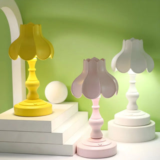 Unique Flower Dome Shape Modern Bedside Table Lamp Zawala Image - 1