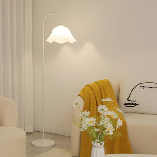 Modern White Flower-Shaped Metal LED Floor Lamp Zawala Image - 1