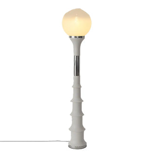 White Modern Geometric Globe Metal LED Floor Lamp Zawala Image - 16