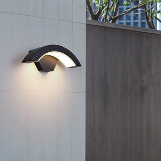 Outdoor Black Curved Arch Waterproof Wall Sconce Zawala Image - 1