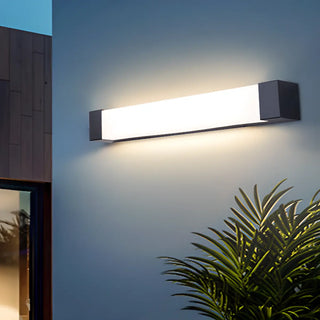 Waterproof Vertical Metal LED Outdoor Wall Sconce Zawala Image - 3