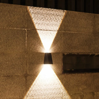 Simple Black Angular Metal Outdoor Solar Wall Light Zawala Image - 4
