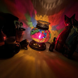 ZOWALA - Traditional Bronze Glass Lantern Table Lamp Image - 4